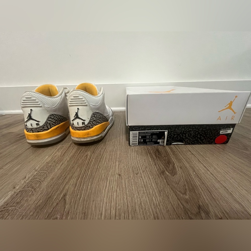 WMNS JORDAN 3 RETRO 'LASER ORANGE' 🍊 - Picture 4 of 5